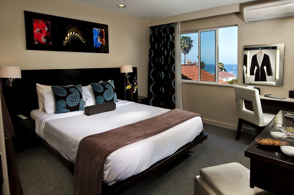 Aurora Hotel Avalon Oda fotoğraf